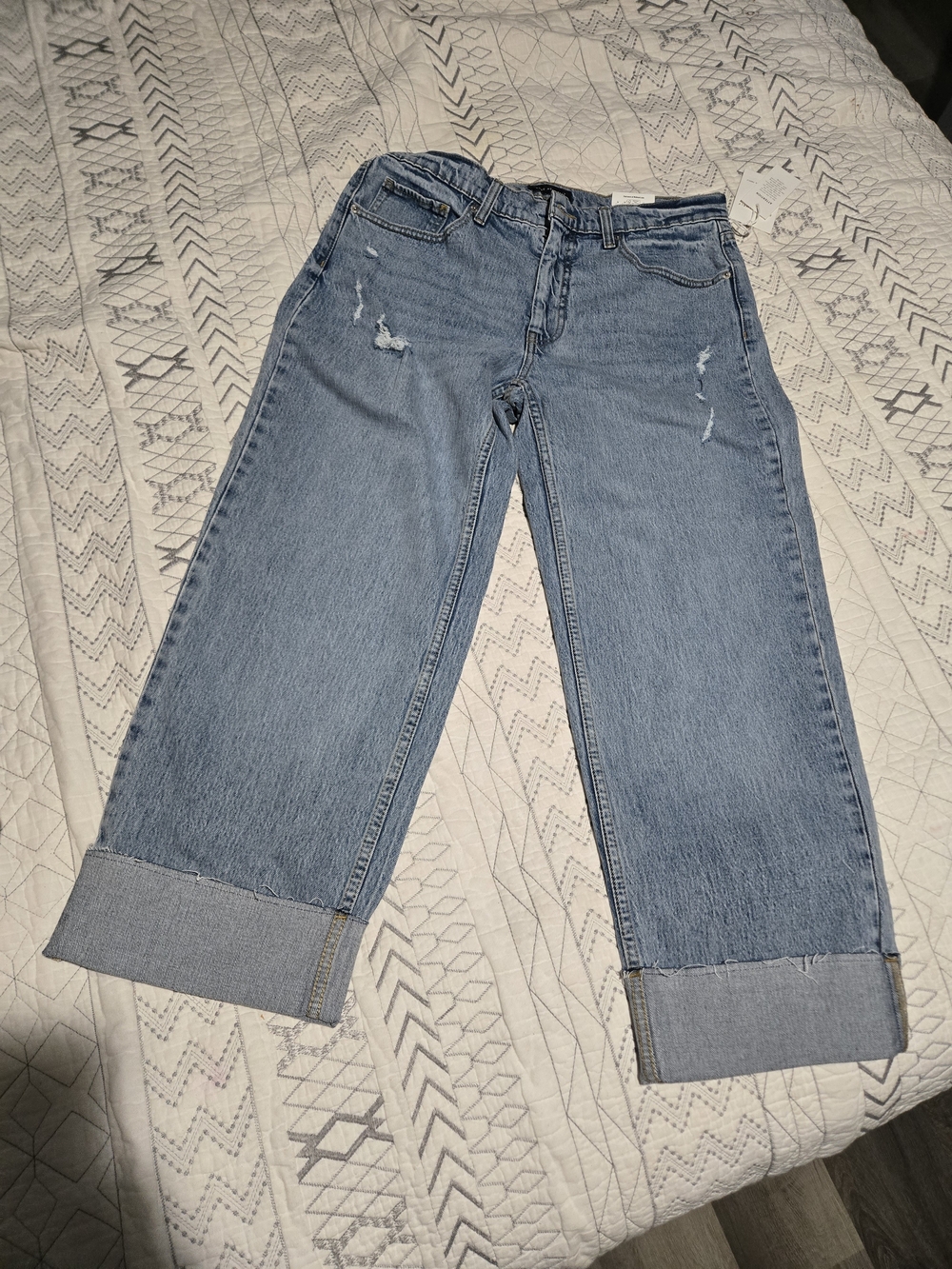 High-Rise Light Blue Wide-Leg Jeans with Rolled Hem